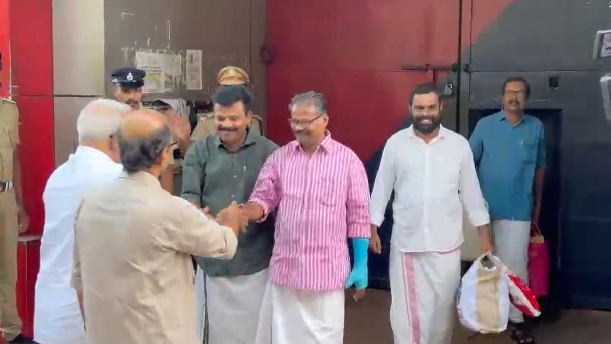 Periye case: Four CPI(M) leaders released from Kannur Central jail after High Court stay on sentence